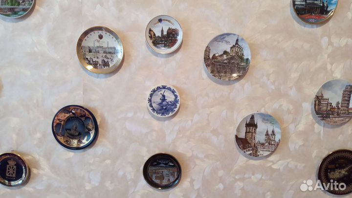 Коллекция сувенирных тарелочек более 50 шт