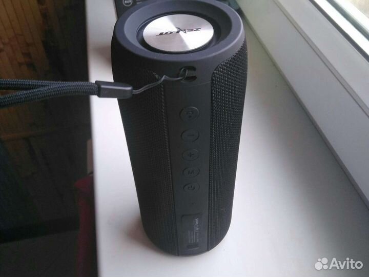 Блютуз колонка с радио