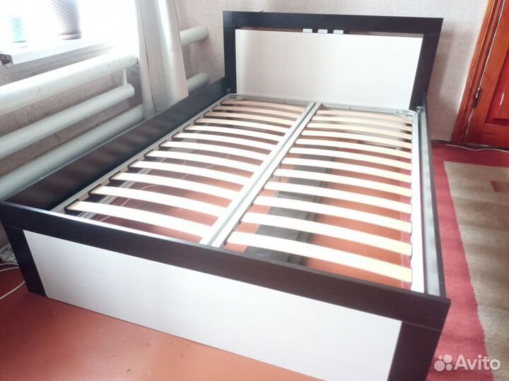 Кровать двухспальная 140200 + матрас