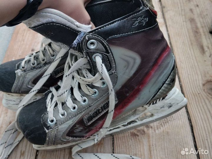 Коньки хоккейные