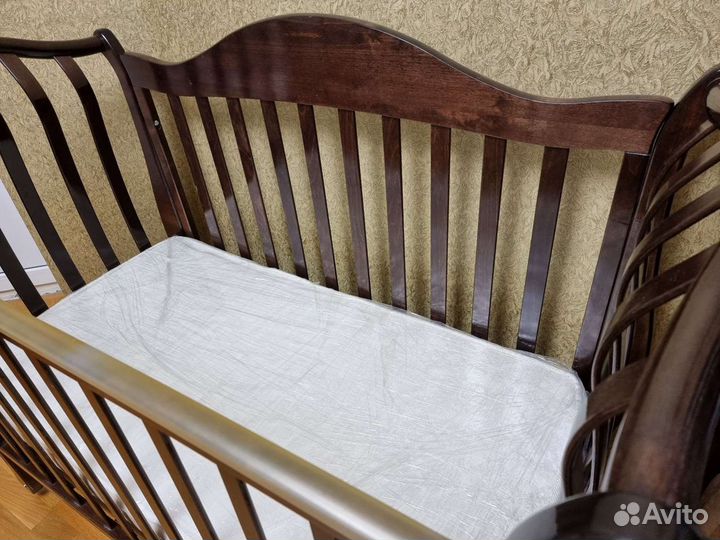 Детская кроватка Юлиана с продольным маятником