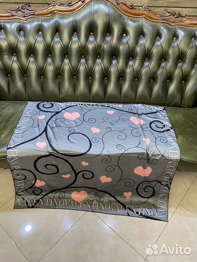 Платок valentino