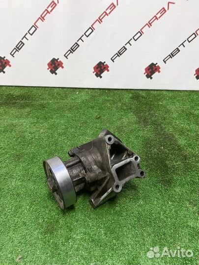 Насос водяной помпа Nissan primera p12 QR20