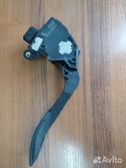 Педаль газа Nissan Juke F15 2013