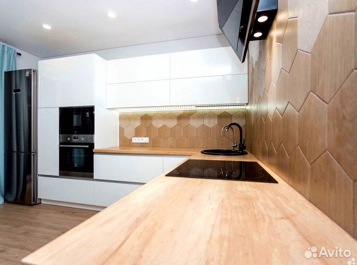 Кухонный гарнитур в современном стиле на заказ