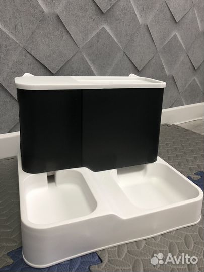 Кормушка для собак и кошек