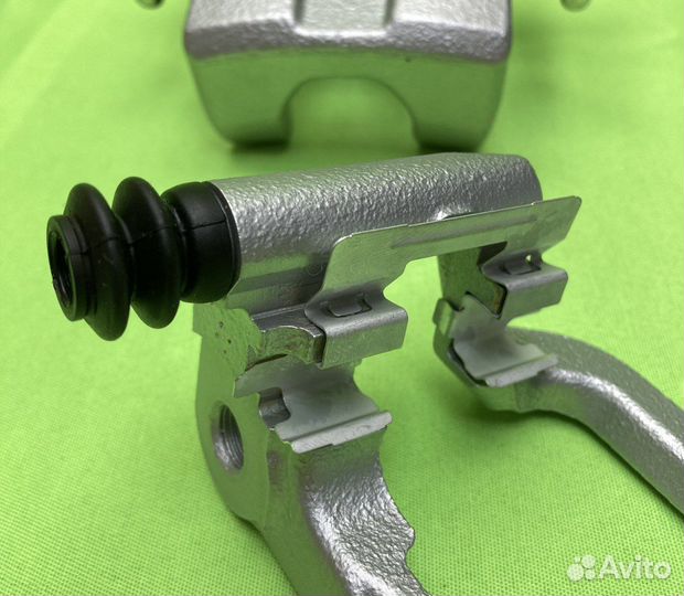 Nissan X-Trail тормозной суппорт