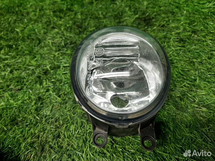 Фара противотуманная левая на Toyota RAV4