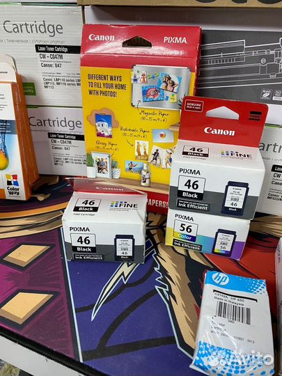 Коробка Новых картриджей, красок и фотобумаги