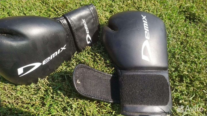 Боксерские перчатки