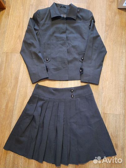Продам школьную форму на девочку