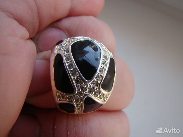 Кольцо бренда Natalia V Collister