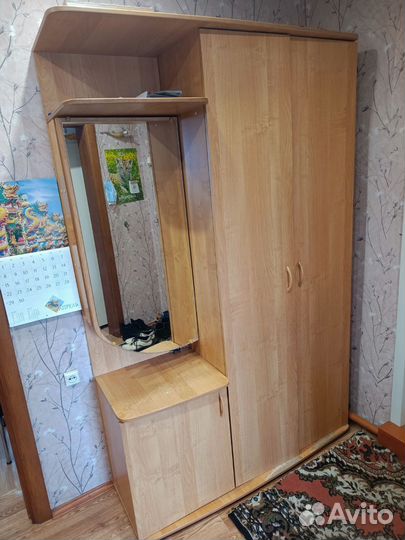 Шкаф в прихожую бу