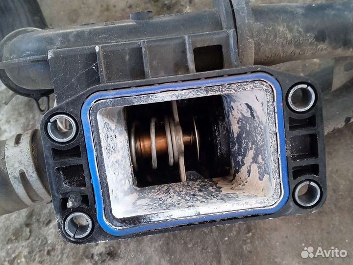 Корпус термостата Peugeot Partner 1.6 HDI