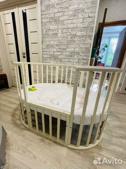 Кроватка трансформер с маятником+ матрасы и защита