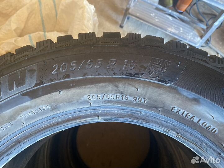 Michelin X-Ice North 4 205/65 R16