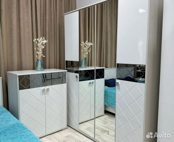 Спальный гарнитур