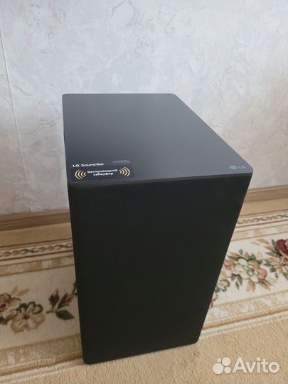 Саундбар LG SN8Y с тылами SPK8
