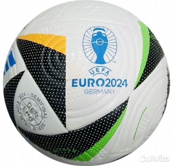 Футбольный мяч