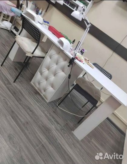 Стол для маникюра с вытяжкой