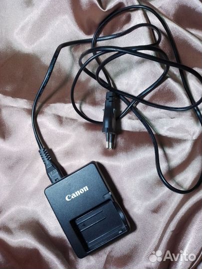 Зарядное устройство Canon