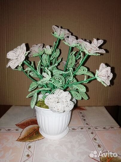 Цветы из бисера