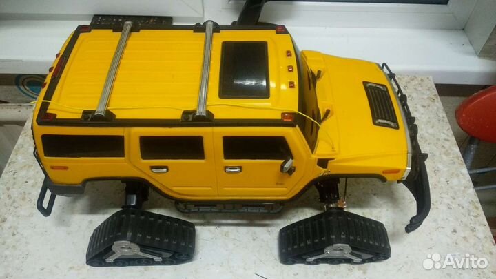 Радиоуправляемая машина 1:10