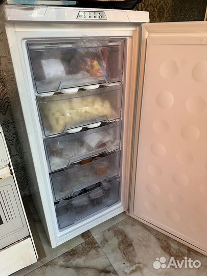 Холодильник(морозилка Дон )