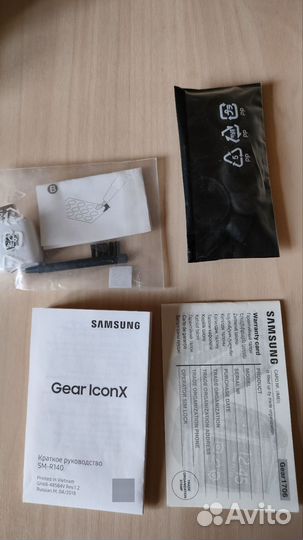 Беспроводные наушники samsung Gear IconX