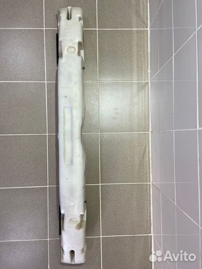 Усилитель бампера передний Mazda 323 2001 г