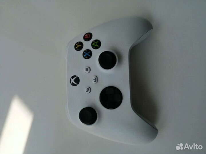 Xbox series s с 2 геймпадами