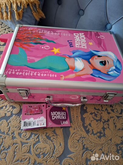 Чемодан с косметикой