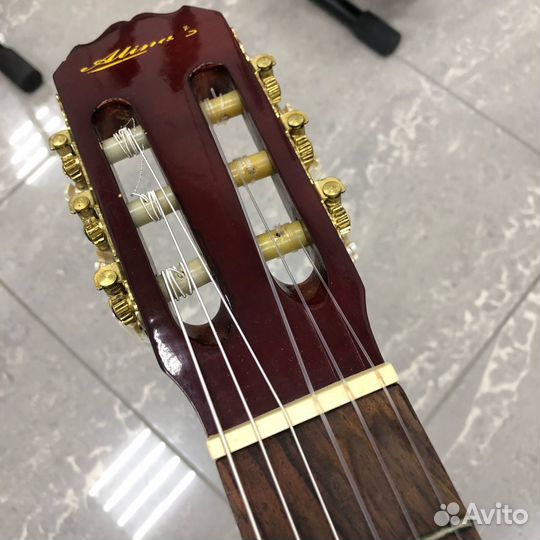 Замена струн на гитаре