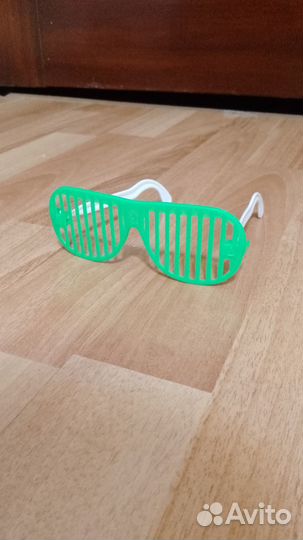 Очки зеленые пластик