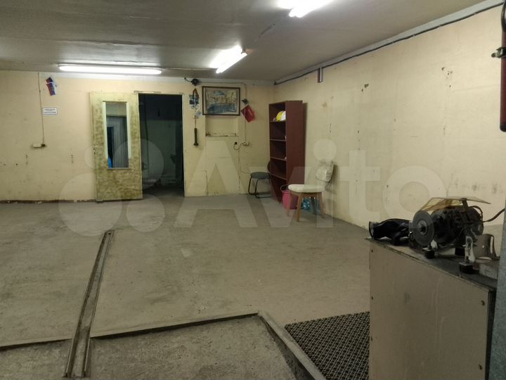 Гараж, > 30 м²