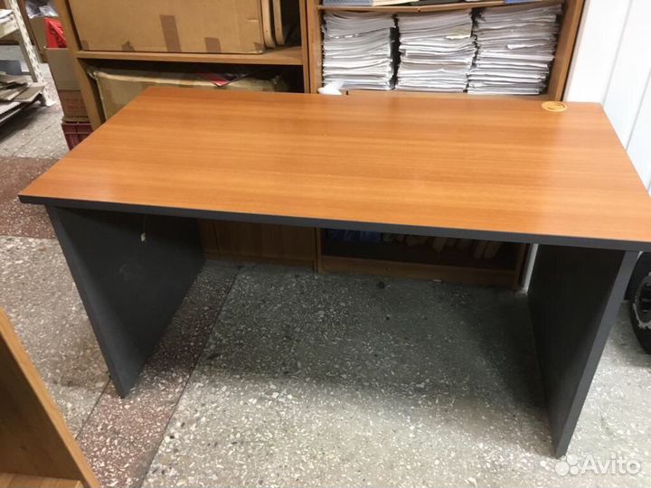 Стол офисный