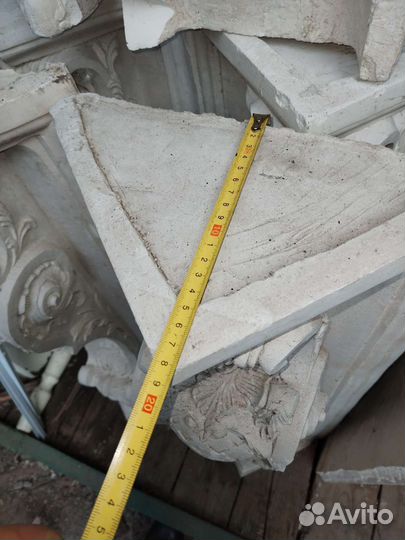 Колонна из гипса