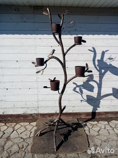 Кованная цветочница