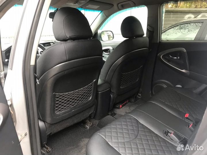 Чехлы на Toyota RAV4 30