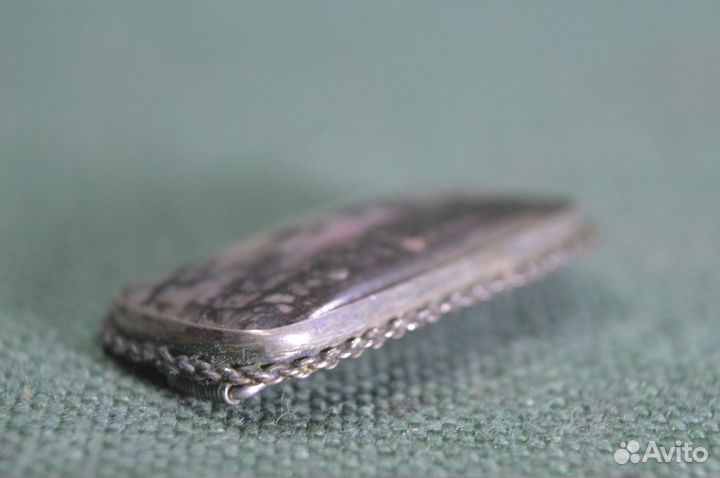 Брошь, брошка каменная, в металлической оправе. Пр