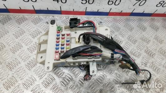 Блок предохранителей toyota RAV 4 ZCA2 (EBR12M101)