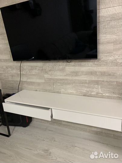 Консоль с ящиками подвесная