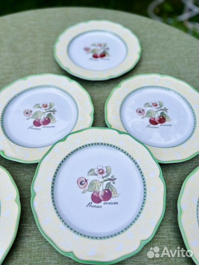 Набор тарелок в стиле villeroy&boch