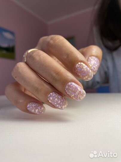 Модель на маникюр