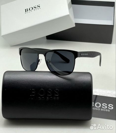 Солнцезащитные очки Boss