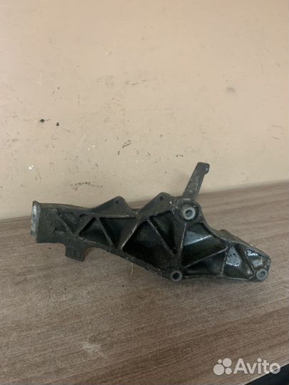 Кронштейн Двигателя BMW E36