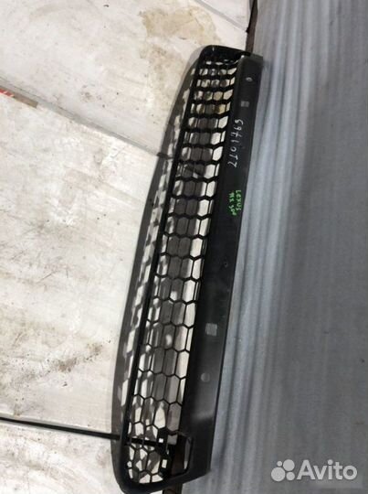 Решетка бампера передняя Lexus Nx300