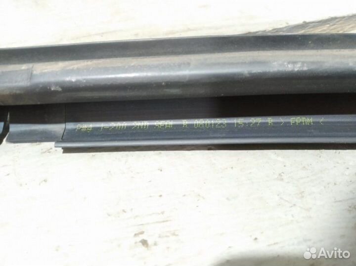 Уплотнитель рамки двери задний левый Chevrolet