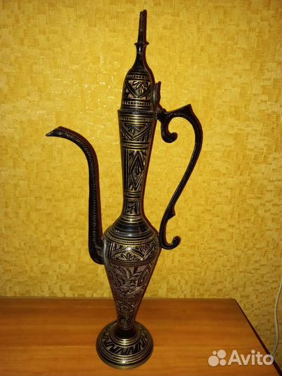 Кувшин из индийской латуни