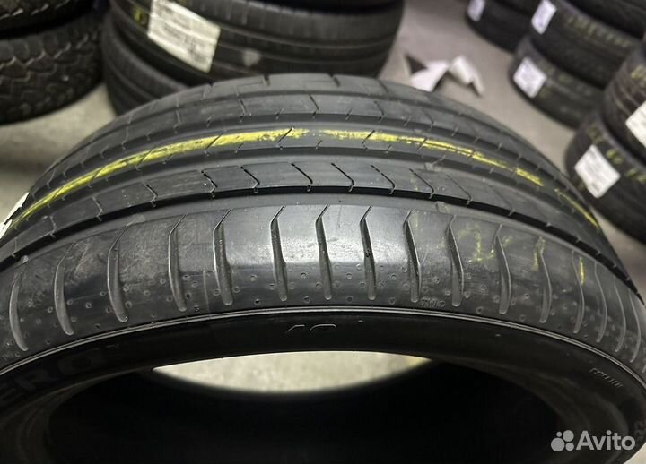 Pirelli P Zero PZ4 225/45 R18 92Y